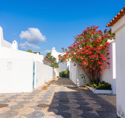 Bright family house in Alvor with stunning sea view