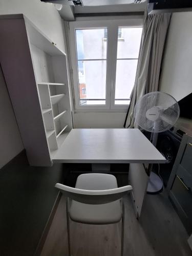 Modern Parisian Studio in the Heart of the Marais