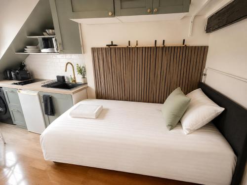 Modern Parisian Studio in the Heart of the Marais