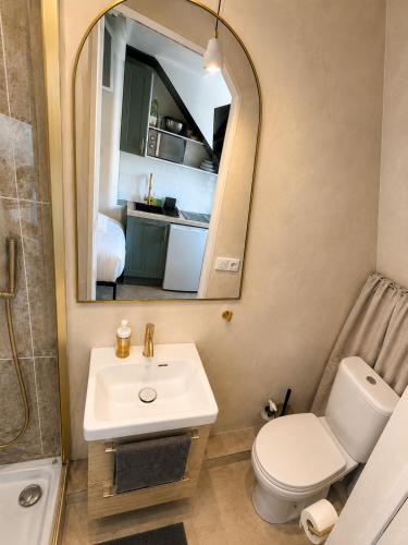 Modern Parisian Studio in the Heart of the Marais