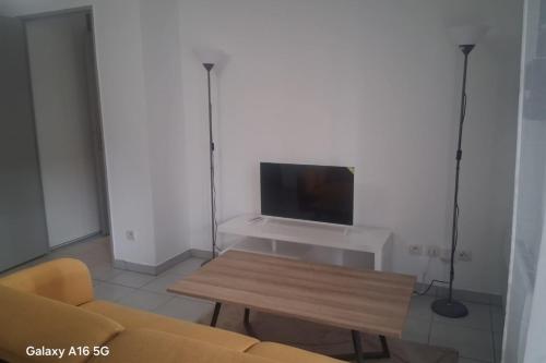Charming apartment with balcony in Avignon