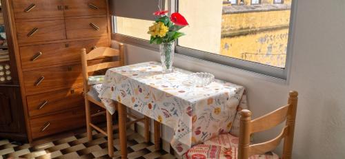 Cosy apartment in Funchal, sea and mountain views, 35 m²