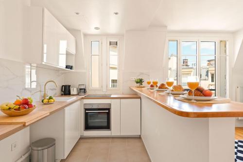 BnBNova - Eiffel Tower & Champ de Mars - Sleeps 4