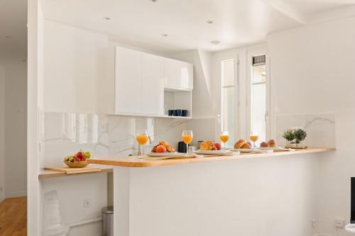 BnBNova - Eiffel Tower & Champ de Mars - Sleeps 4