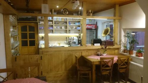 Ο χώρος του lounge ή του μπαρ στο Penzion Relax