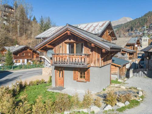 Chalet charmant rénové au centre de Morzine avec parking, capacité 4 pers.