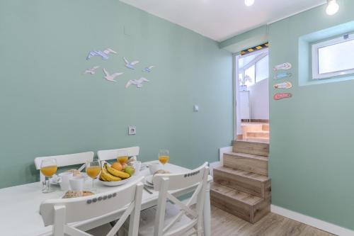 #414 Central Apartment Walk to the Beach