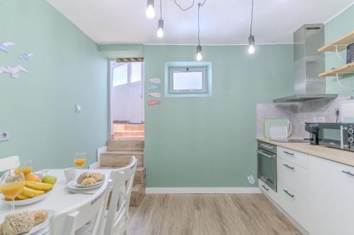 #414 Central Apartment Walk to the Beach