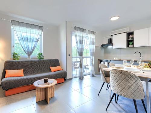 Apartment Gordana-2 by Interhome
