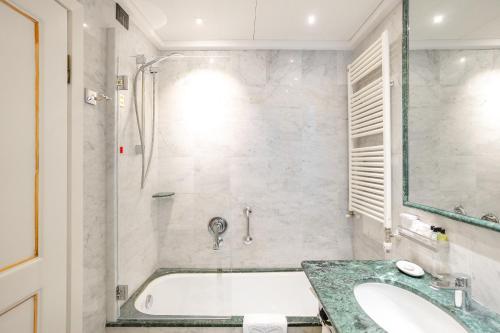 Art Hotel Commercianti photo 126