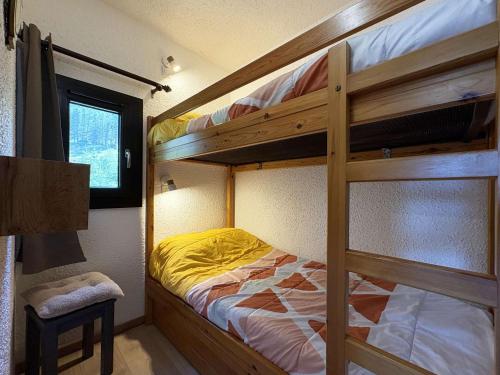 Studio 6 pers avec balcon, proche des pistes et commerces - FR-1-322-567