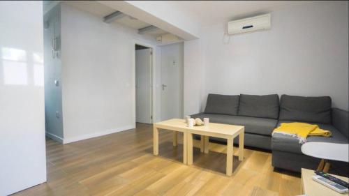 Home2Book Bright Apartment in Seville