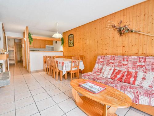 Appartement T3 au Centre de Morzine, Proche Pistes, Balcon Exposé Sud, Parking et Casier à Skis