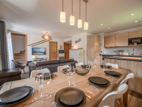 Duplex T5, 9 pers, au cœur de Morzine, proche des pistes