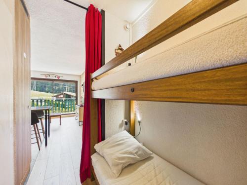 Appartement cosy aux pieds des pistes avec piscine et tennis, proche du centre des Gets