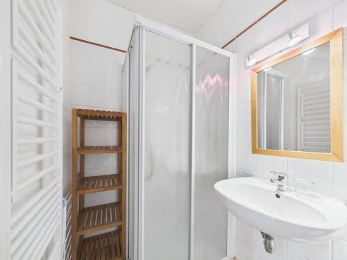 Appartement cosy aux pieds des pistes avec piscine et tennis, proche du centre des Gets