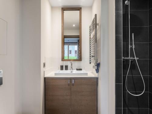 Appartement de Luxe, 3 Chambres, Proche Pistes, Sauna - FR-1-565-14