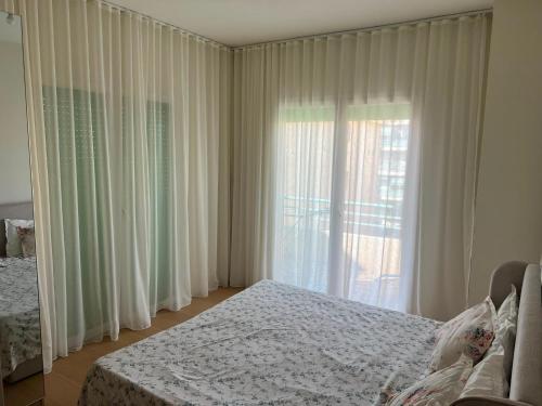 appartement de luxe à 5 minutes de la promenade des anglais, vu sur mer , proche de toutes les commodités