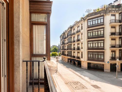 Aston I Gran Arenal junto a la Ria