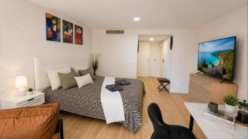 Nogalera Living Comfort Studio, in the heart of Torremolinos near the beach and train station Seasonal pools by NAMASTE ELITE