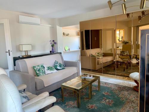 Direct Beach Access 2 Bdr Sleeps 5