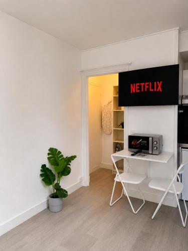 Studio Quartier Latin Cardinal Lemoine Netflix