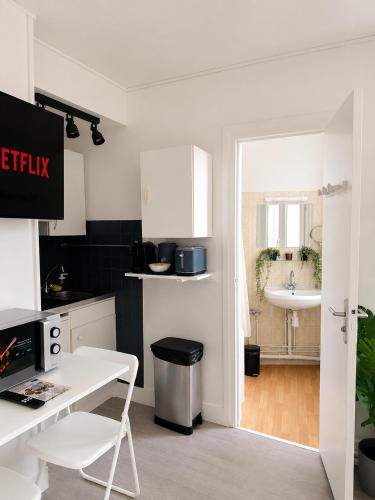 Studio Quartier Latin Cardinal Lemoine Netflix
