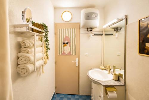 Cozy air-conditioned studio with parking 1 min beach