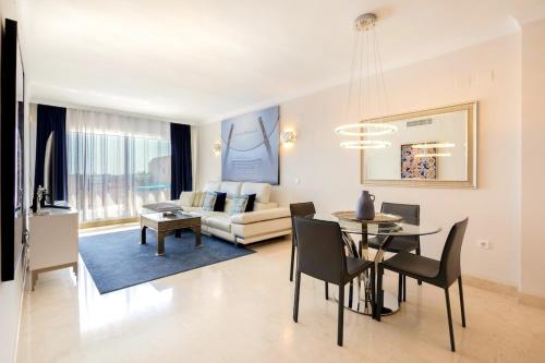 Lovely 2 bed apt in Santa Maria Village RDR564