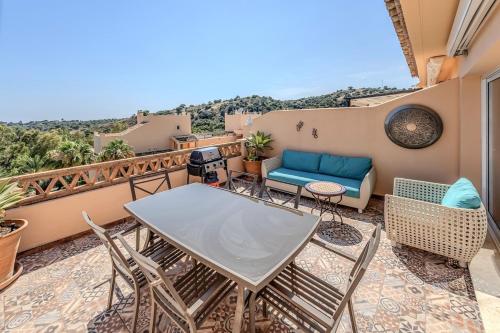 Lovely 2 bed apt in Santa Maria Village RDR564
