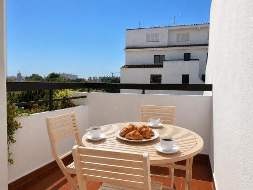 Cozy Studio with Pool - The Strip street & Beach