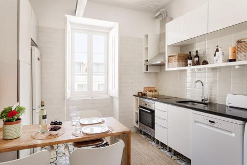 Graça Retreat | Spacious 2BR in Lisbon
