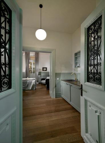 Lovely Athens Apartment 1 Bedroom Apartment Makarov Balcony Views