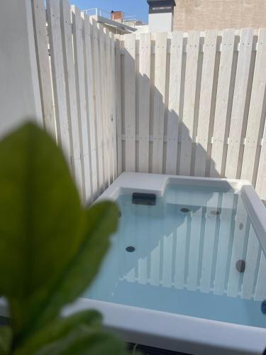 Lovely Athens Apartment 1 Bedroom Apartment Makarov Balcony Views