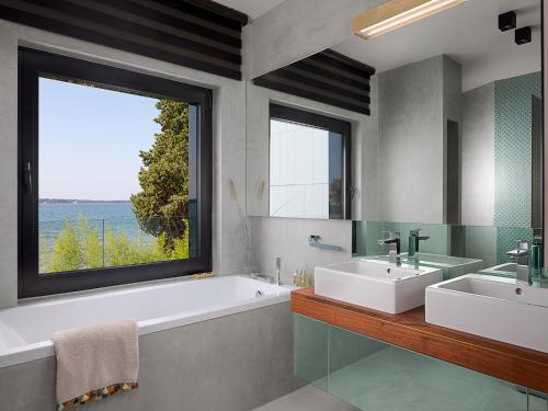 Striking Istria Villa 5 Bedrooms Villa Rojska Beachfront Location