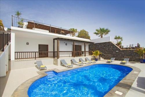 Stunning Seaview Villa Casa Tosco 5 Bedroom Villa Pool Table