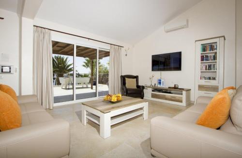 Stunning Seaview Villa Casa Tosco 5 Bedroom Villa Pool Table
