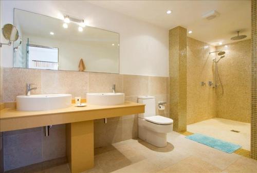 Stunning Seaview Villa Casa Tosco 5 Bedroom Villa Pool Table