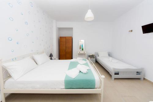 Superb Naxos Apartment Triple Studio Semi-Basement Private Balcony