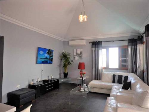 Awesome Puerto Del Carmen Villa 3 Bedrooms Villa Tacataca Pool Table