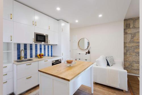 Sunny Flat with Private Garden & BBQ