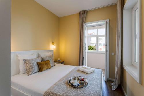 Sunny Flat with Private Garden & BBQ