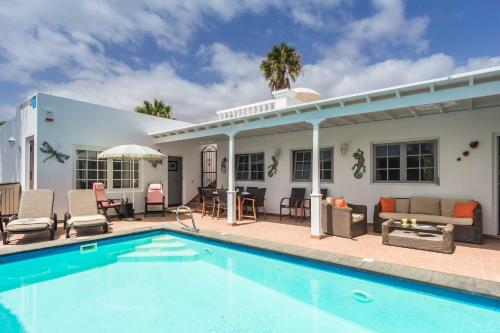 Charming Puerto Del Carmen Villa 4 Bedrooms Villa Tarez Private Pool