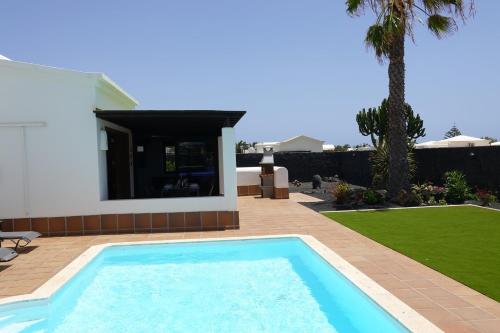 Endearing Lanzarote Villa Villa Dorada 3 Bedrooms Private Pool
