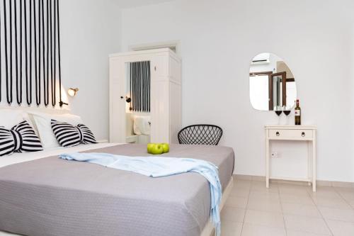 Naxos City Center Room Superior Quadruple Room Balcony