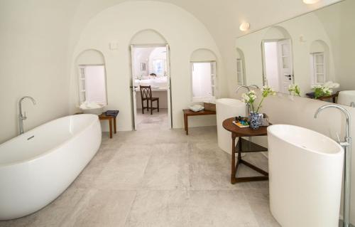 Elegant Santorini Villas Villas Aloia Private Hot Tub Air Conditioning