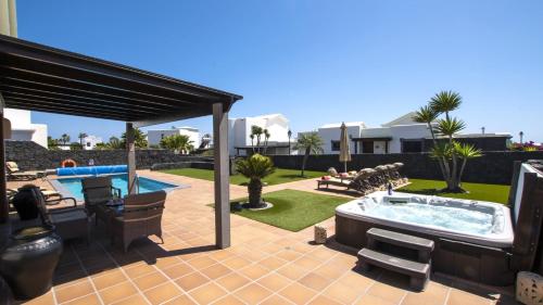 Marvelous Playa Blanca Villa 2 Bedrooms Villa Kagura Spacious