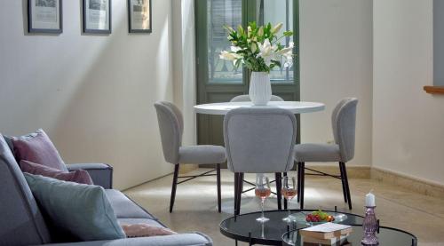 Exquisite Athens Villa 1 Bedroom Villa Izuru Acropolis View