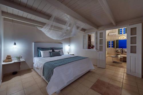 Perfect Santorini Villa 2 Bedrooms Michelangelo Beach Villa