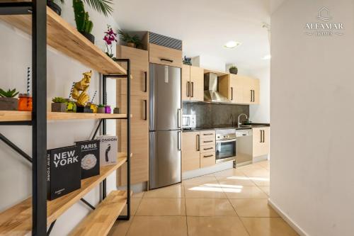 Siena Suite - Modern Apartment with Terrace, Parking and Swimming Pool
